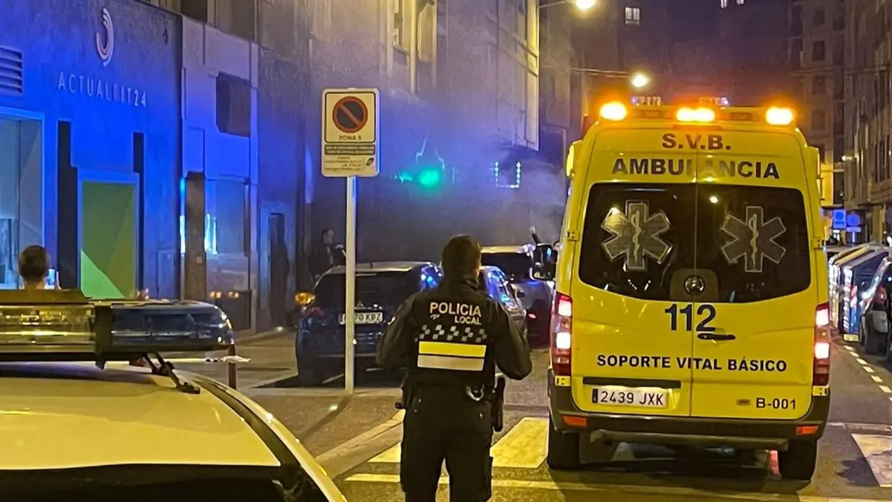 Muere un trabajador herido grave en el incendio originado en un establecimiento, ambulancia, Policía Local, cadáver, policía, asesinato, reyerta, incendio, accidente, atropello, agente, violencia de género,&nbsp;
