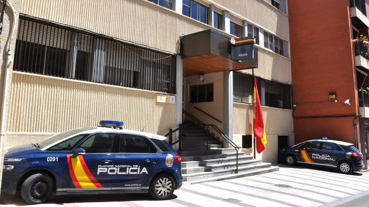 En la imagen de archivo la Comisaría de la Policía Nacional en Puertollano (Ciudad Real)
