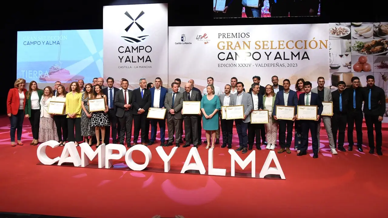 El presidente de Castilla-La Mancha, Emiliano García-Page, entrega, los premios ‘Gran Selección. Campo y Alma’ que este año celebran su XXXIV Edición