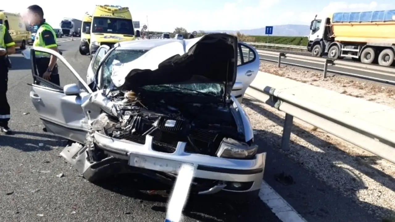 Muere una mujer y nueve heridos al colisionar dos turismos en la autovía A-30, accidente de tráfico, choque, colisión, salida de vía,&nbsp;