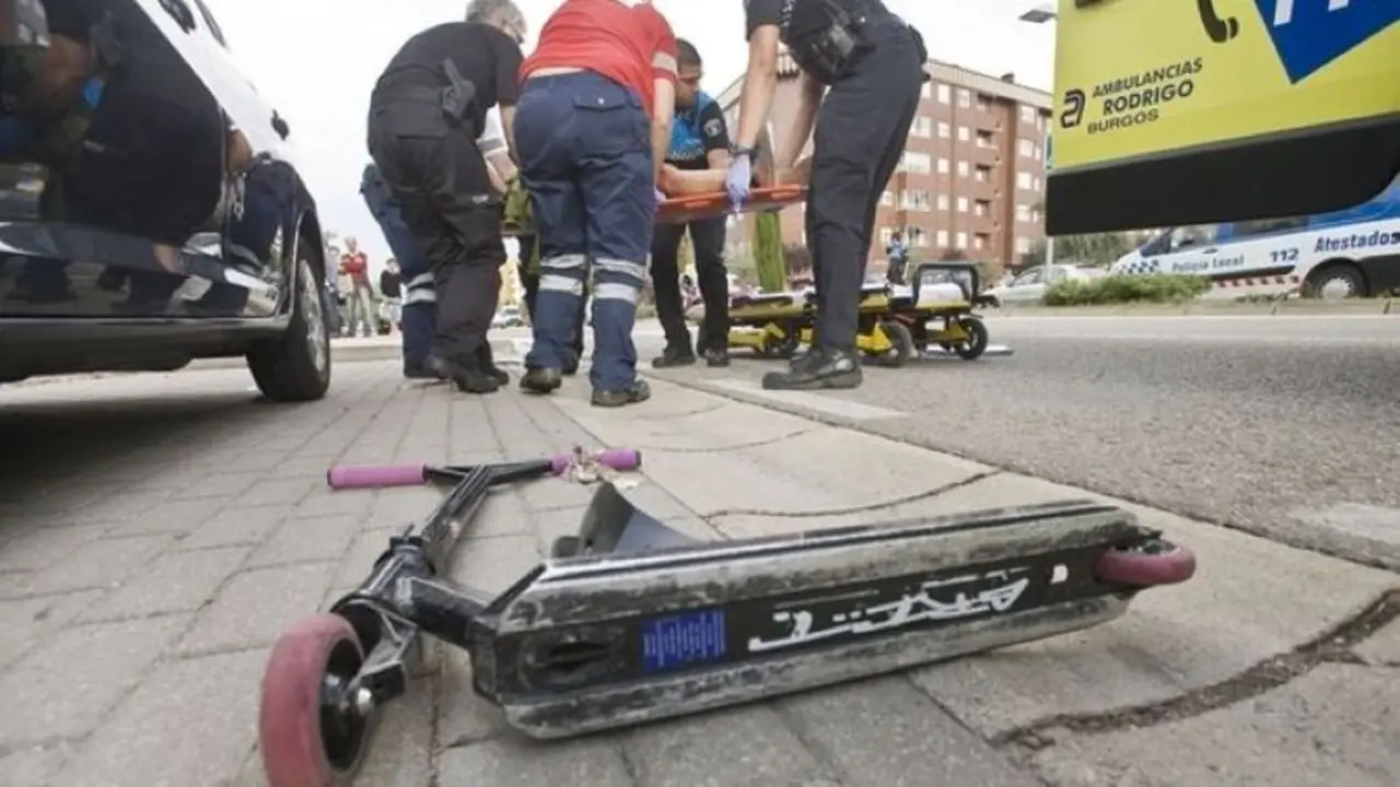 Muere una chica de 18 años al ser arrollada por un coche cuando iba en patinete