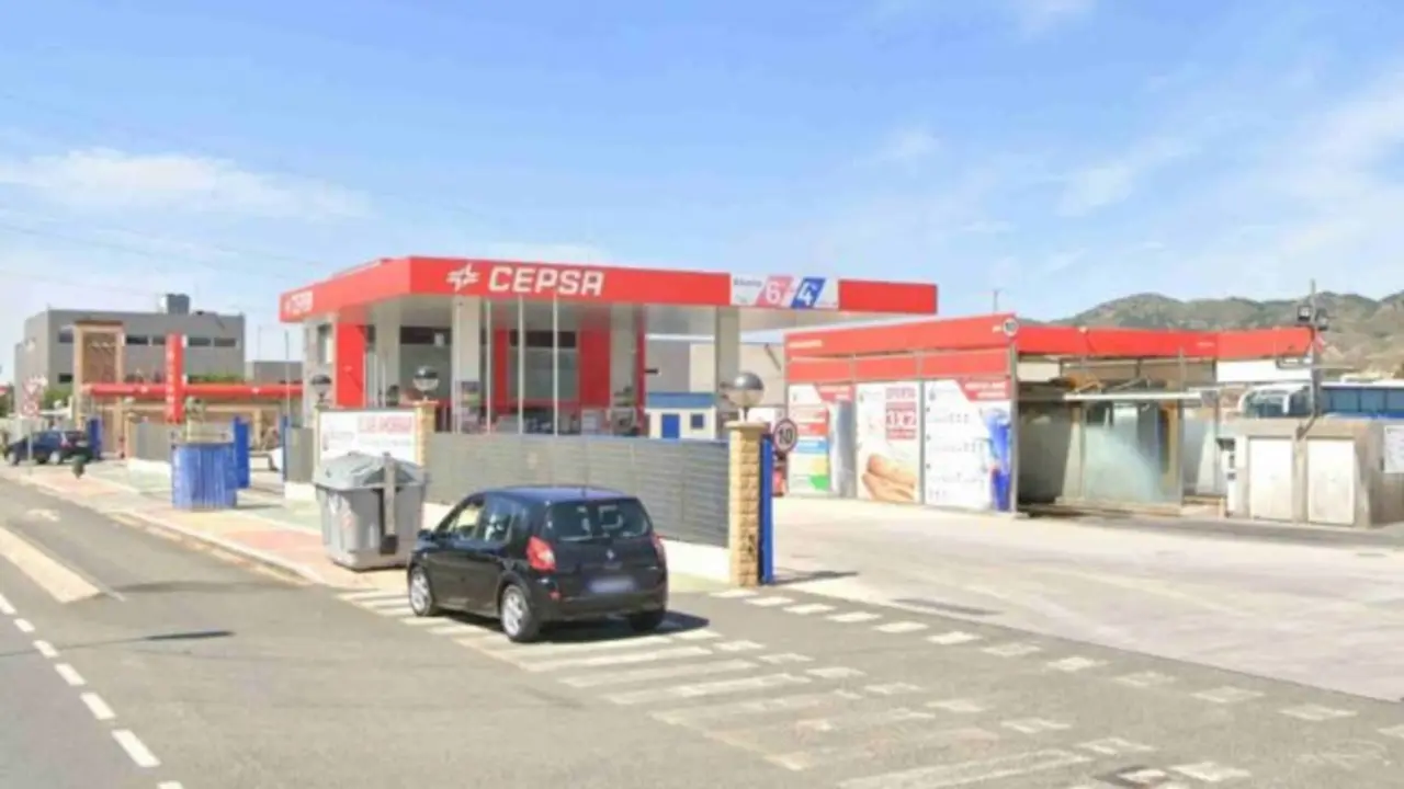 Crimen en una gasolinera: asesinan a un hombre de un navajazo directo al corazón