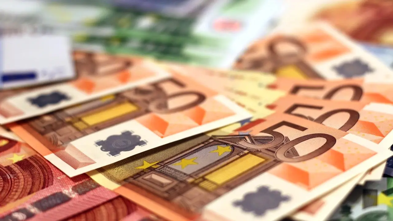 deuda pública, déficit, euros, billetes, impuestas, PIB,&nbsp;