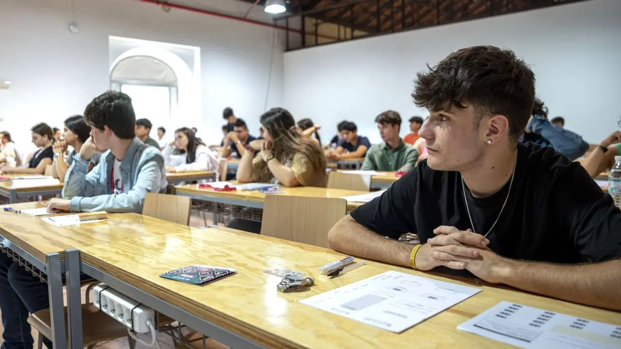 EvAU, EBAU, selectividad, universidad, prueba de la evau, EVAU, estudiantes, universitarios - EFE/Ismael Herrero