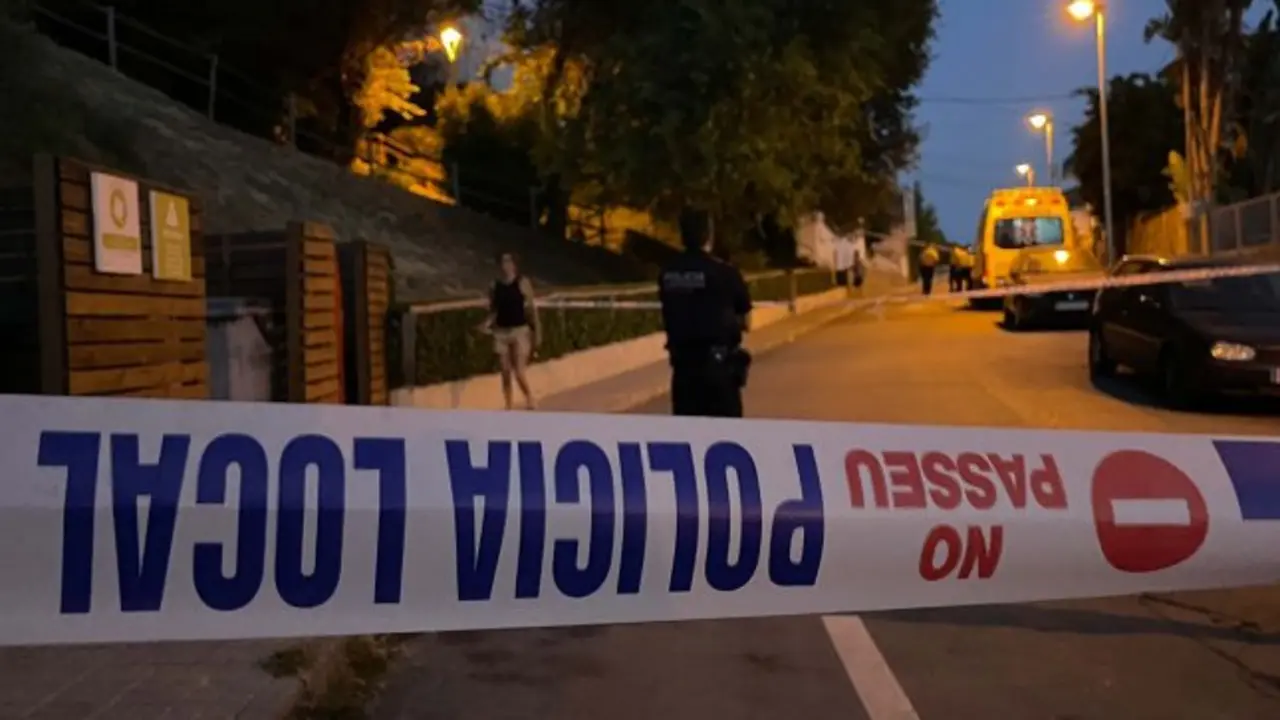 Tiroteo en una calle con al menos 2 muertos: buscan a los asesinos que han huido, policía local, asesinato, cadáver, crimen