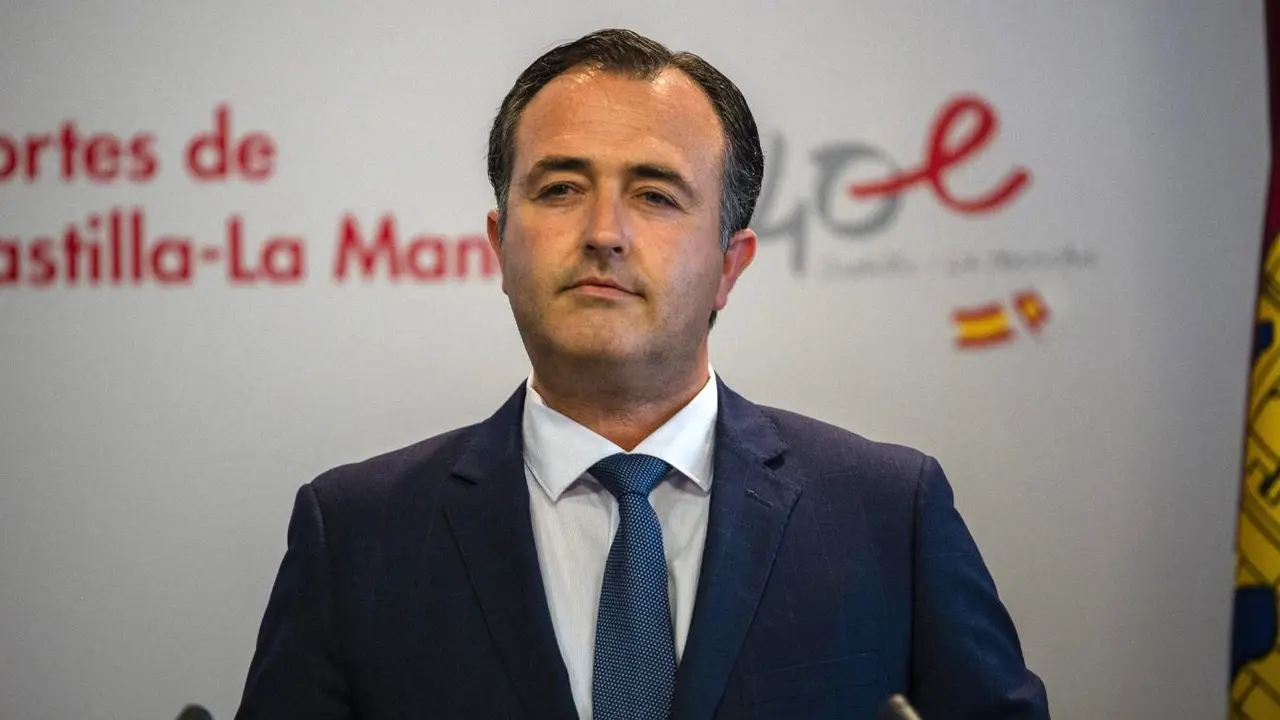 El presidente del&nbsp;Grupo Parlamentario Vox en las Cortes de Castilla-La Mancha, David Moreno, en rueda de prensa - EP/Mateo Lanzuela