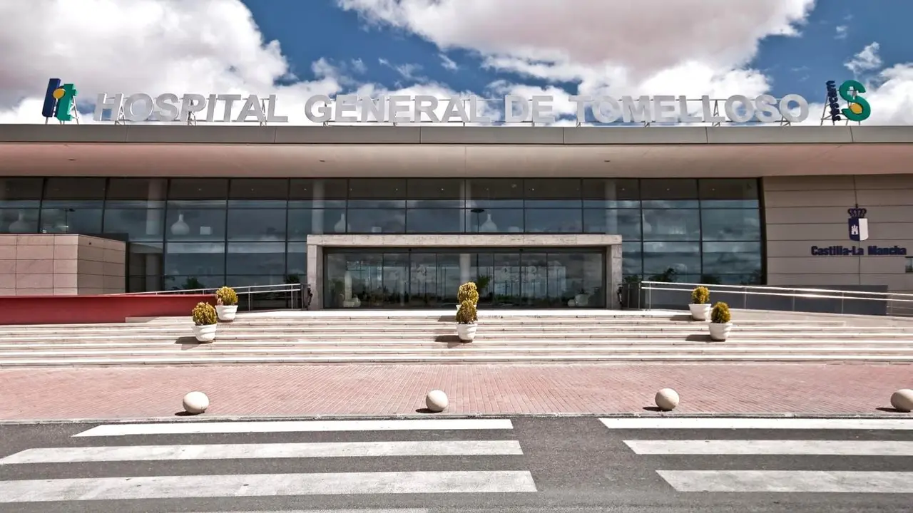 En la imagen de archivo el Hospital de Tomelloso (Ciudad Real) donde han sido trasladadas las dos menores heridas
