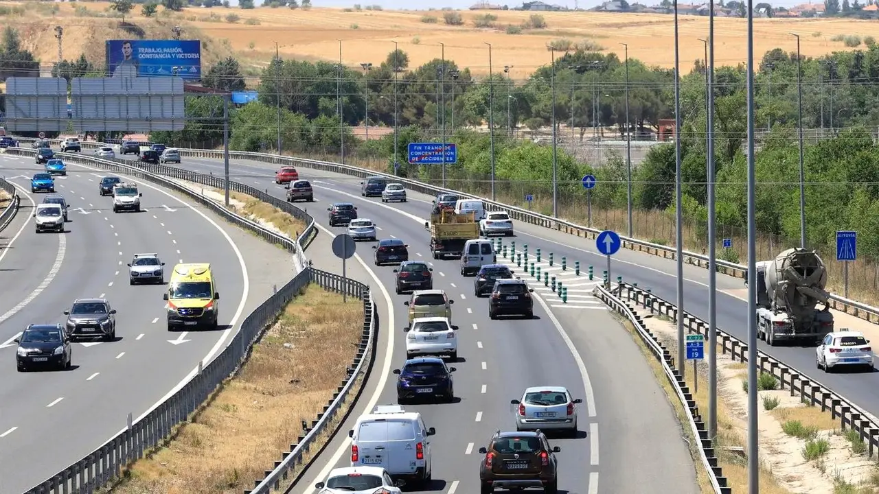 tráfico, desplazamientos, viajes, carreteras, operación salida, operación regreso, DGT, carretera, autovía, retenciones, retención, coches, vehículos,&nbsp;