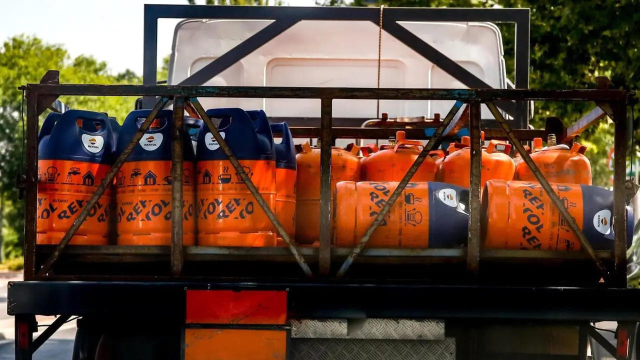 La bombona de butano baja un 5% a partir de este martes, hasta los 15,18 euros