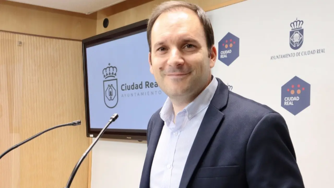 El portavoz del equipo de gobierno del Ayuntamiento de Ciudad Real, Guillermo Arroyo, ha informado en rueda de prensa de los asuntos de la Junta de Gobierno Local
