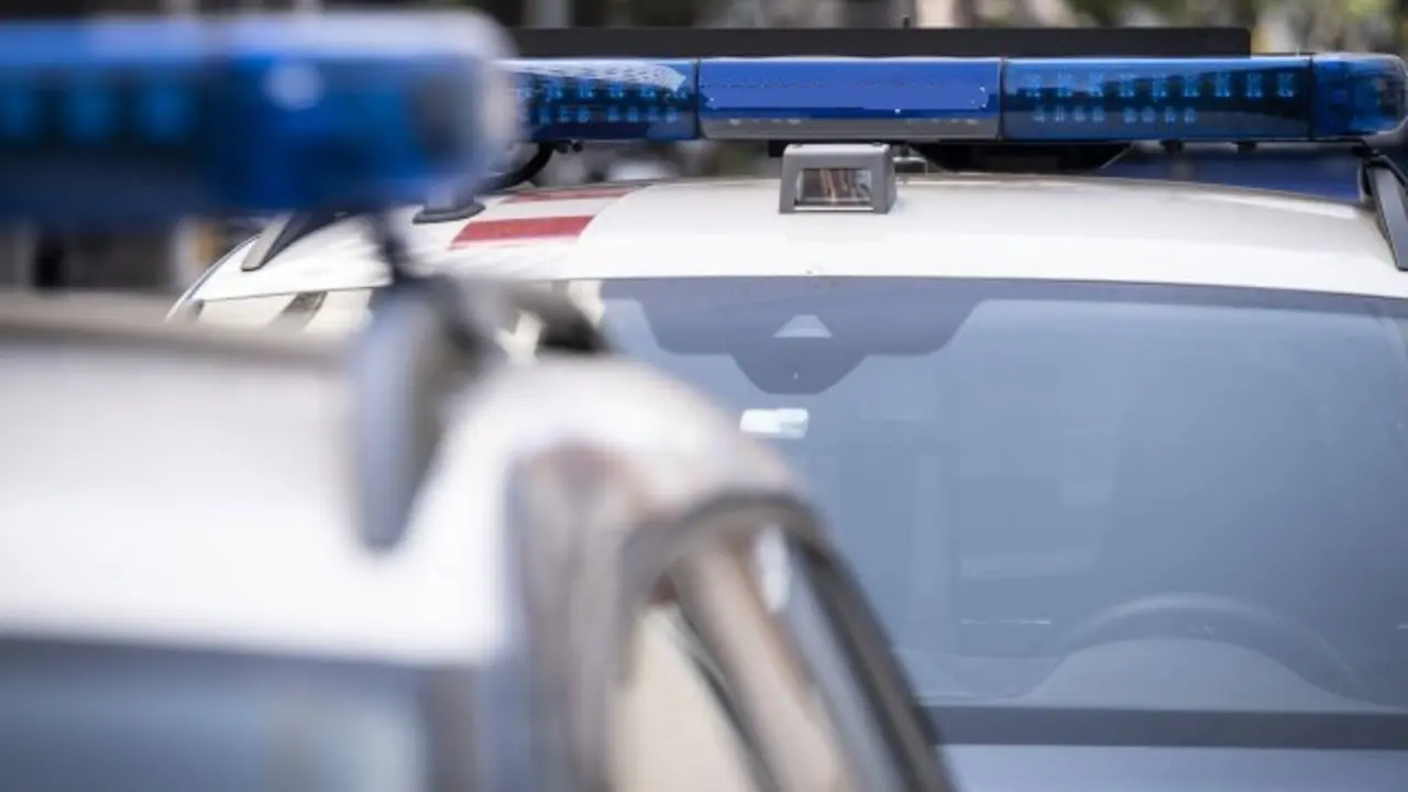 Policía, patrulla, agentes, cadáver, asesinato, crimen, detenido, reyerta, violencia,&nbsp;