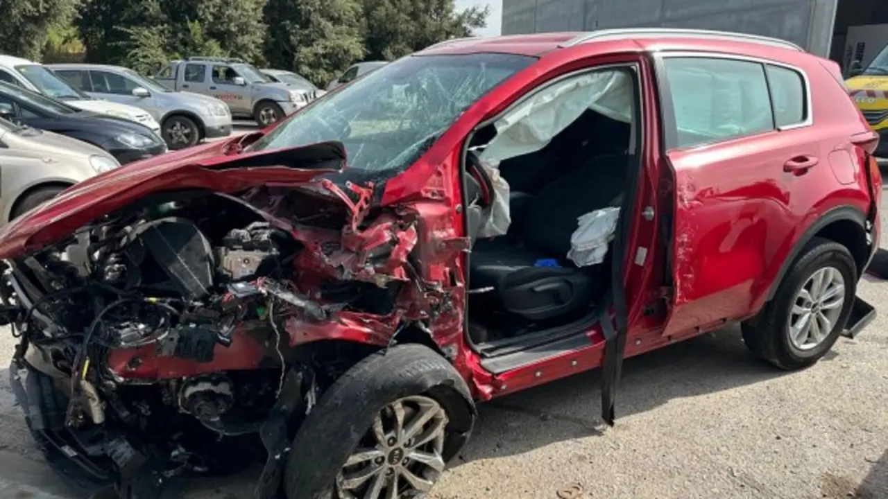 Un coche contra dirección provoca un accidente con un muerto y dos heridos graves