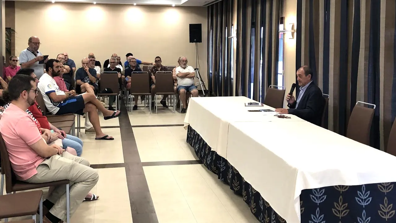 En la imagen un instante de la Asamblea General del Rebi Cuenca, Asamblea Rebi Balonmano Cuenca, Asamblea Rebi BM Cuenca