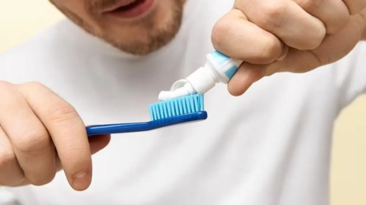 Claves para blanquear las manchas en los dientes