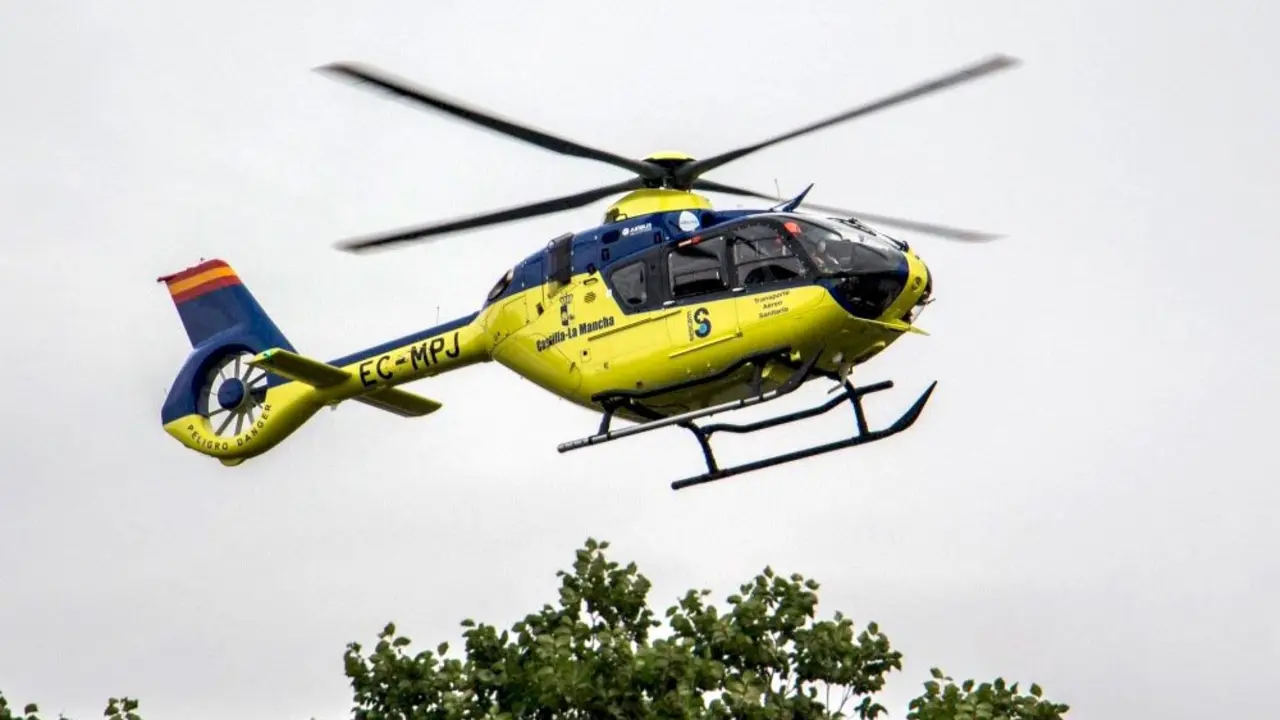 En la imagen de archivo un helicóptero del servicio de transporte sanitario del Servicio de Salud de Castilla-La Mancha (Sescam)