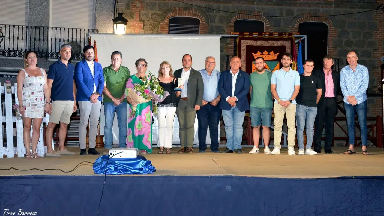 Manuel Terrín, de 92 años, se alza con el XII Premio Deza de Poesía de Castillo de Bayuela (Toledo)