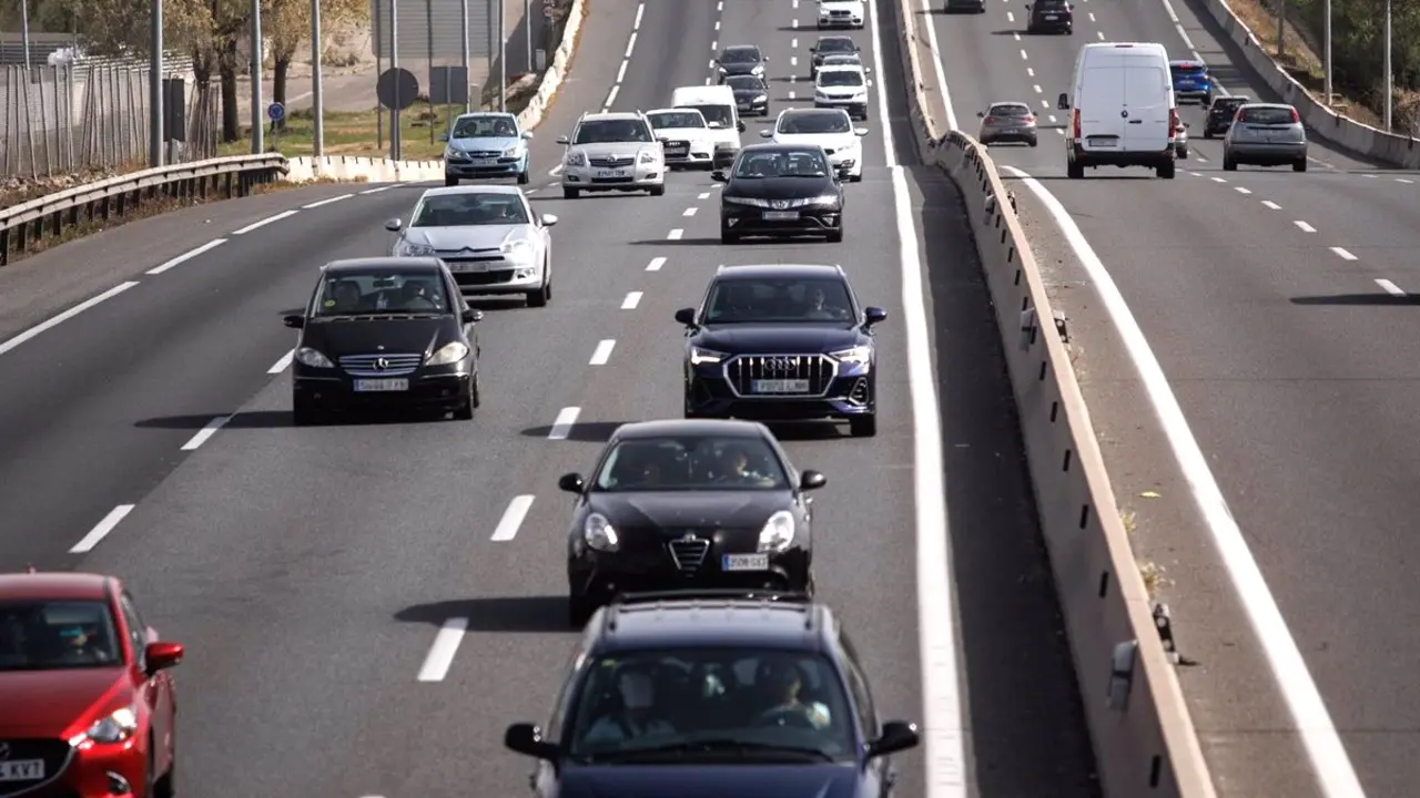 tráfico, autovía, autopista, carretera, vehículos, coches, desplazamientos, viajes, DGT, peajes, circulación, conductores,