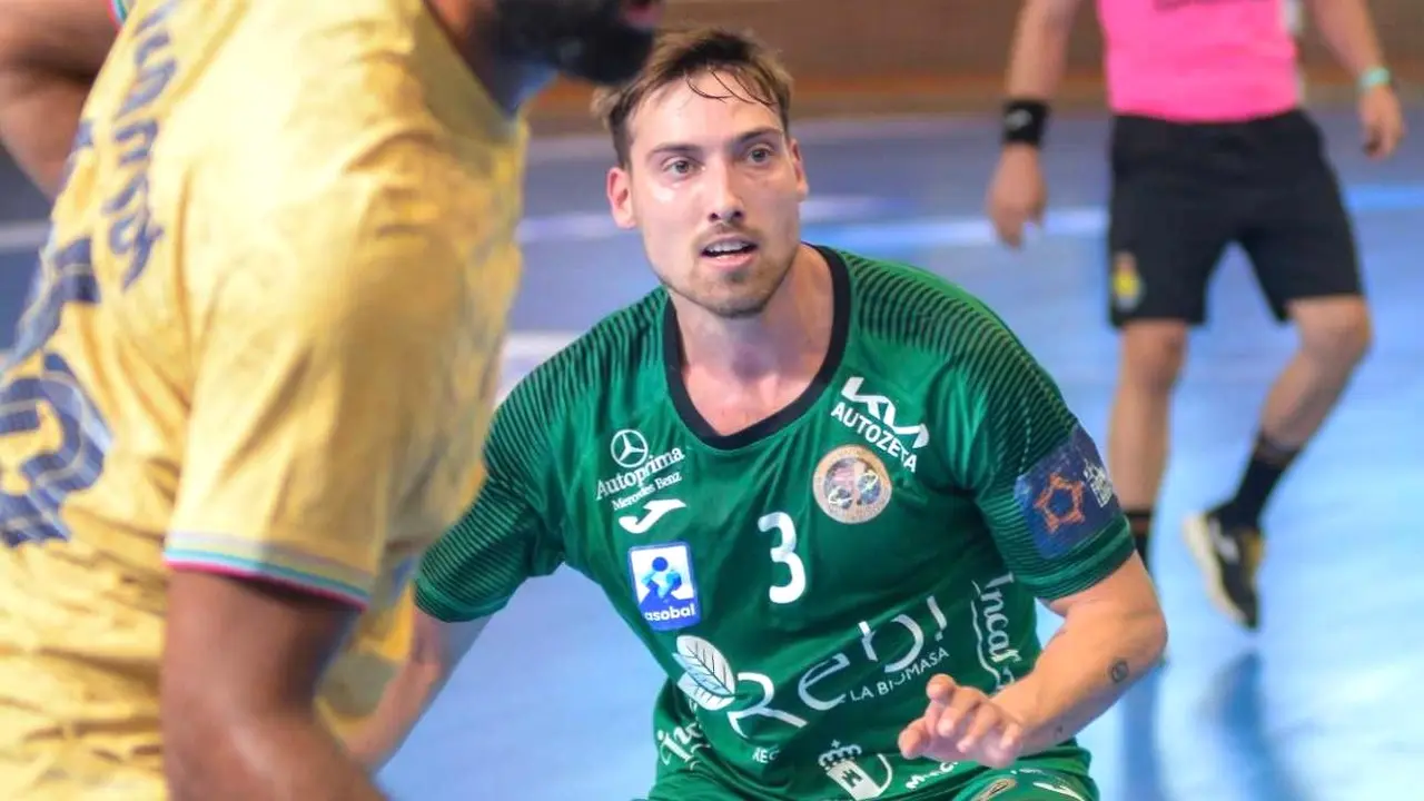 El lateral derecho Sergi Mach también causa baja por lesión en el Rebi Cuenca