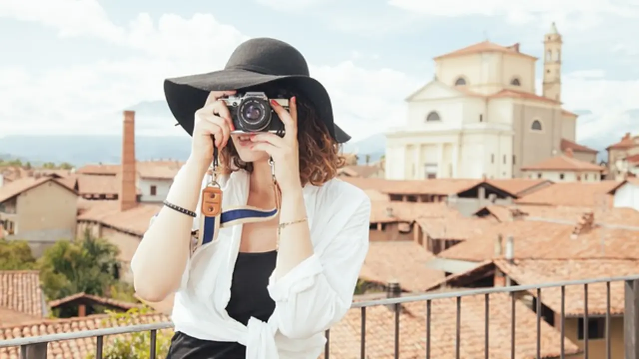 Los 15 mejores destinos de España para visitar en otoño y la importancia de los seguros de viaje