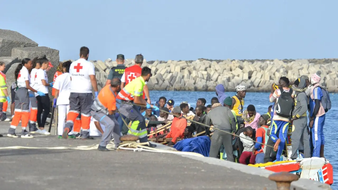 Castilla-La Mancha acogerá a 20 menores migrantes de los 396 trasladados desde Canarias y Ceuta