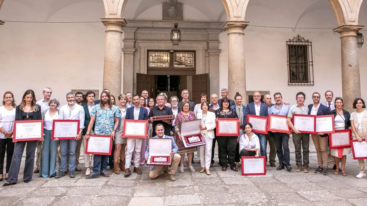 La consejera de Economía, Empresas y Empleo de Castilla-La Mancha, Patricia Franco, ha presidido la entrega de reconocimientos al sector artesano 2023 en el marco de Farcama que se celebra estos días en el Hospital de Tavera de Toledo