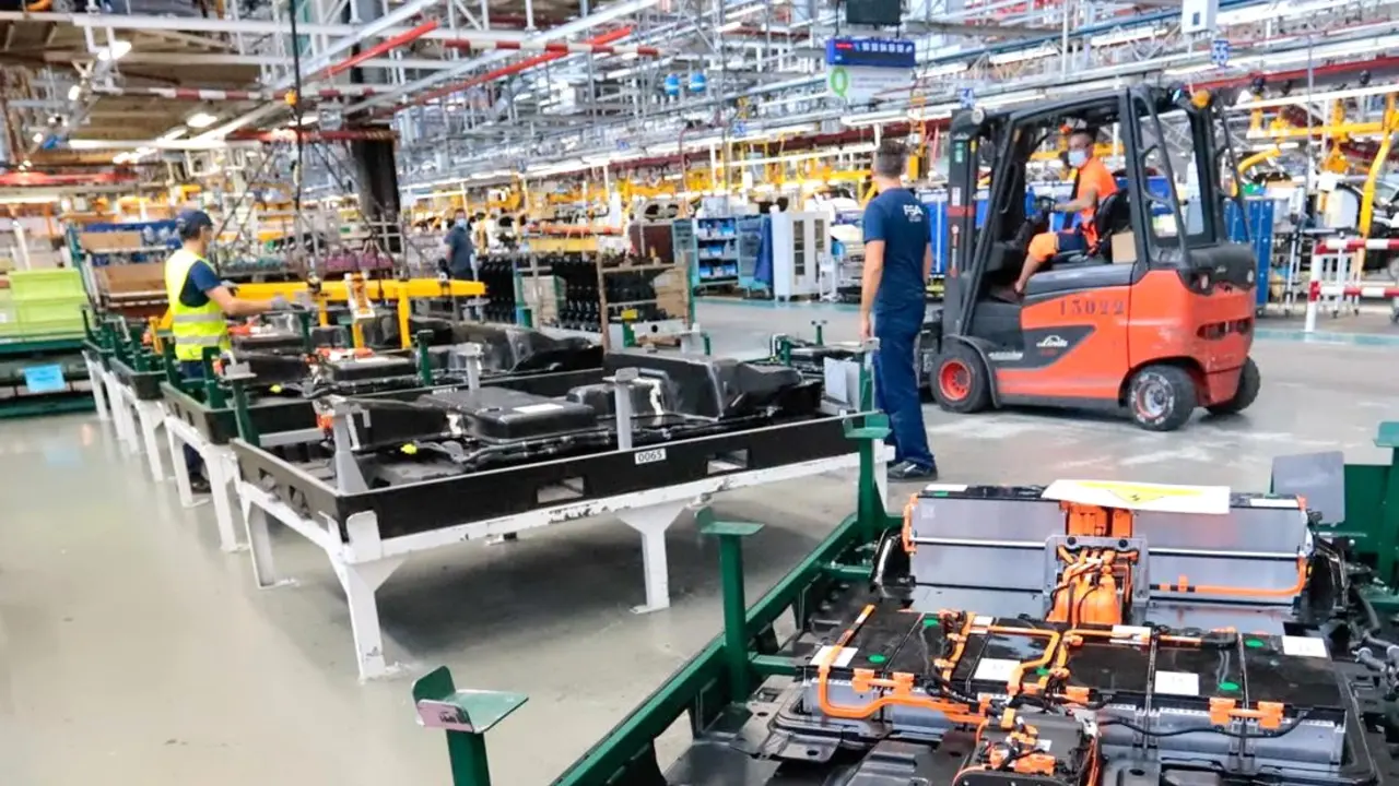 La industria de Castilla-La Macha recorta sus ventas un 6,5% en el mes de agosto, índice de precios industrial, trabajadores, fábrica, empleados, empleo, trabajo, operarios,