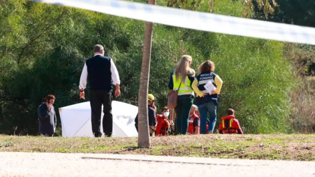 Encuentran el cadáver de un joven de 23 años flotando en la laguna de un parque
