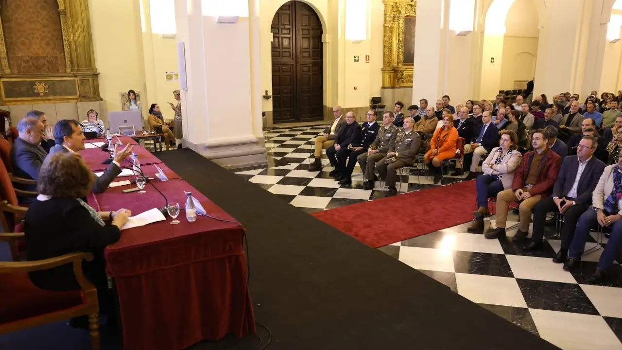 Carlos Velázquez tilda de "éxito" la reunión con 150 agentes culturales para que Toledo