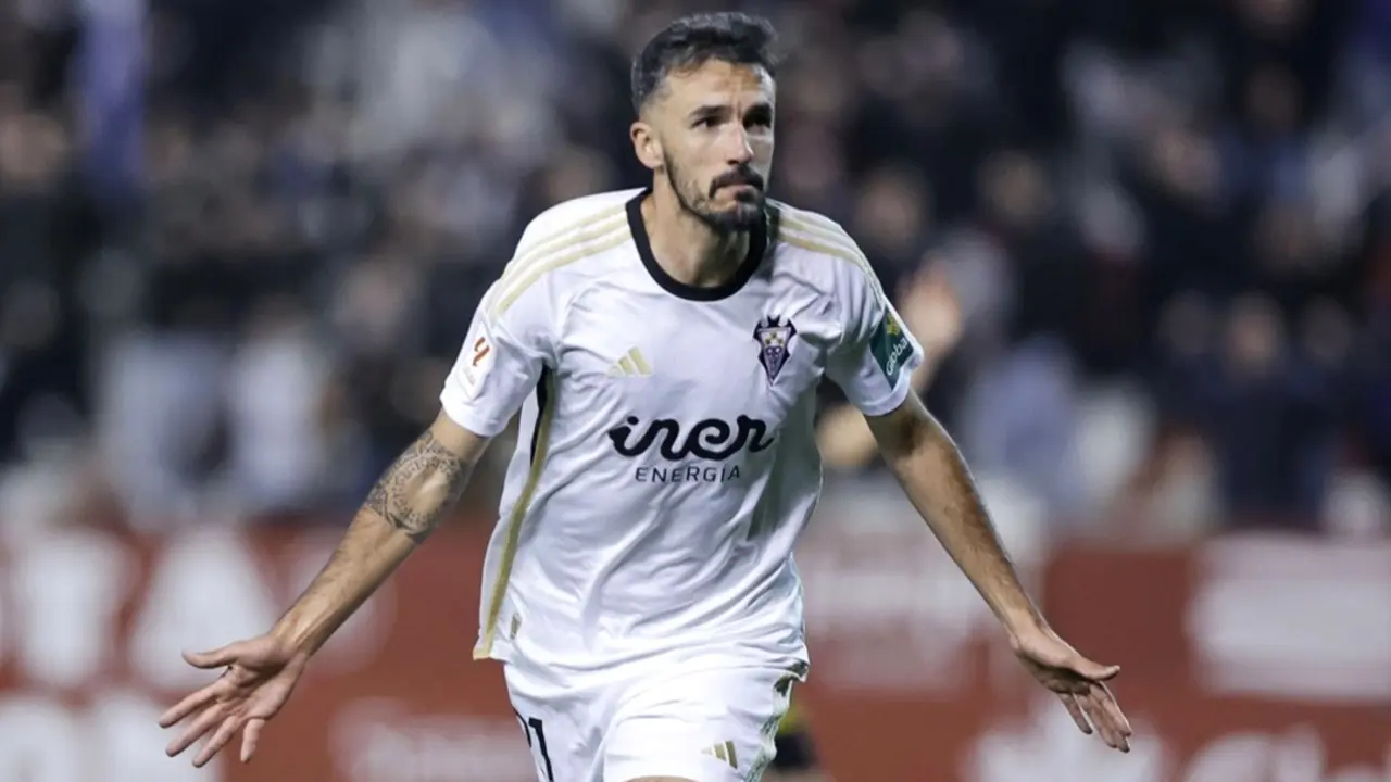 Quiles, sobre la campana del Carlos Belmonte, agrava la crisis del Zaragoza (1-0)