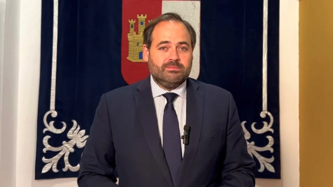 El presidente del PP de Castilla-La Mancha, Paco Núñez, en las Cortes regionales