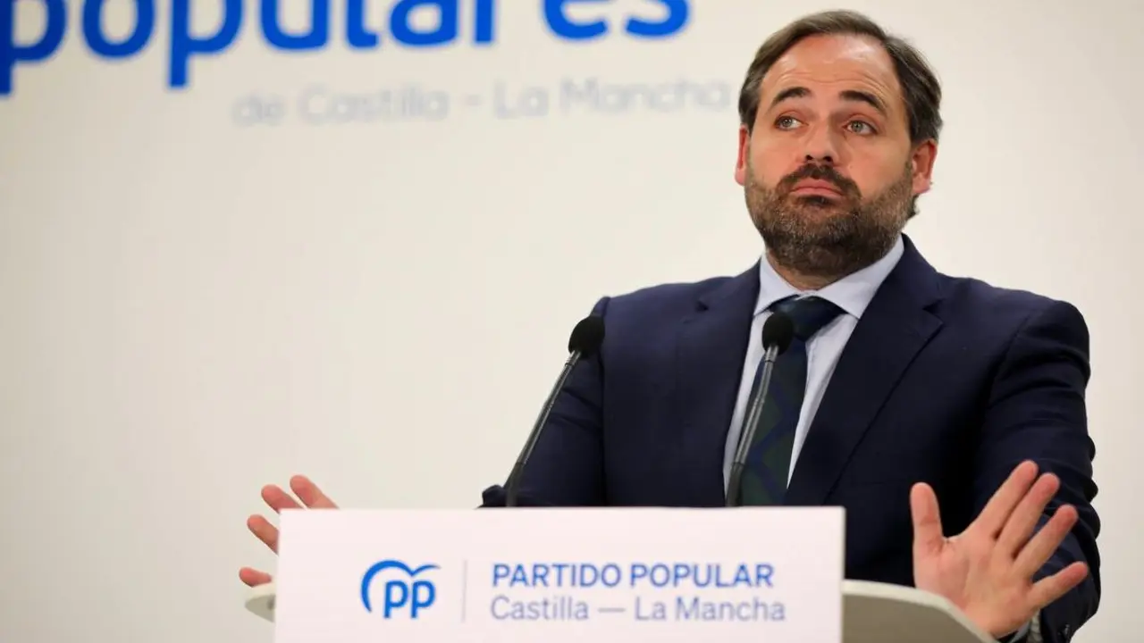 El presidente del PP de Catilla-La Mancha, Paco Núñez, durante la rueda de prensa que ha ofrecido en la sede de los 'populares' en Toledo