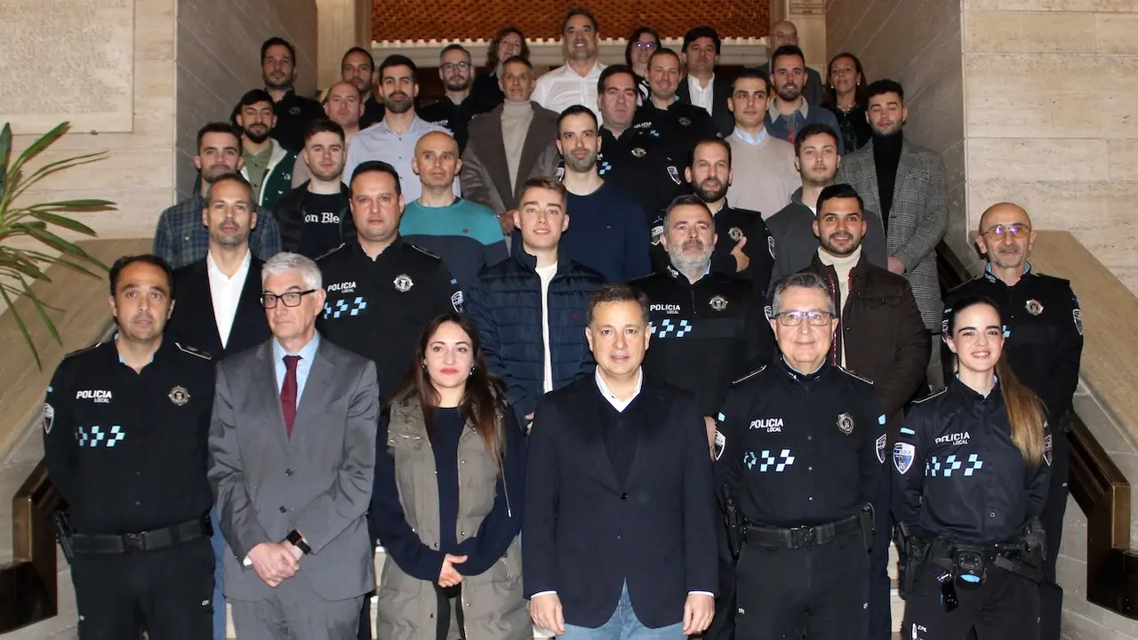 16 nuevos agentes se incorporan a la Policía Local de Albacete y 11 promocionan