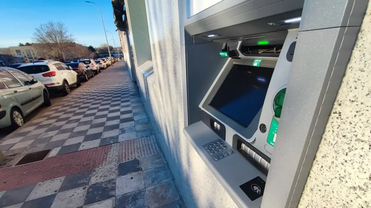 Piden subir a los bancos la tasa de instalación de cajeros automáticos en Cuenca