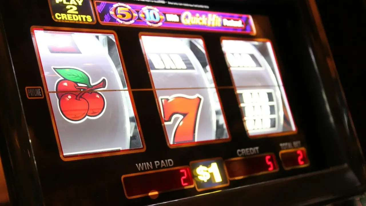 La psicología de las tragaperras online: ¿Qué nos hace seguir jugando?, casino, máquinas,