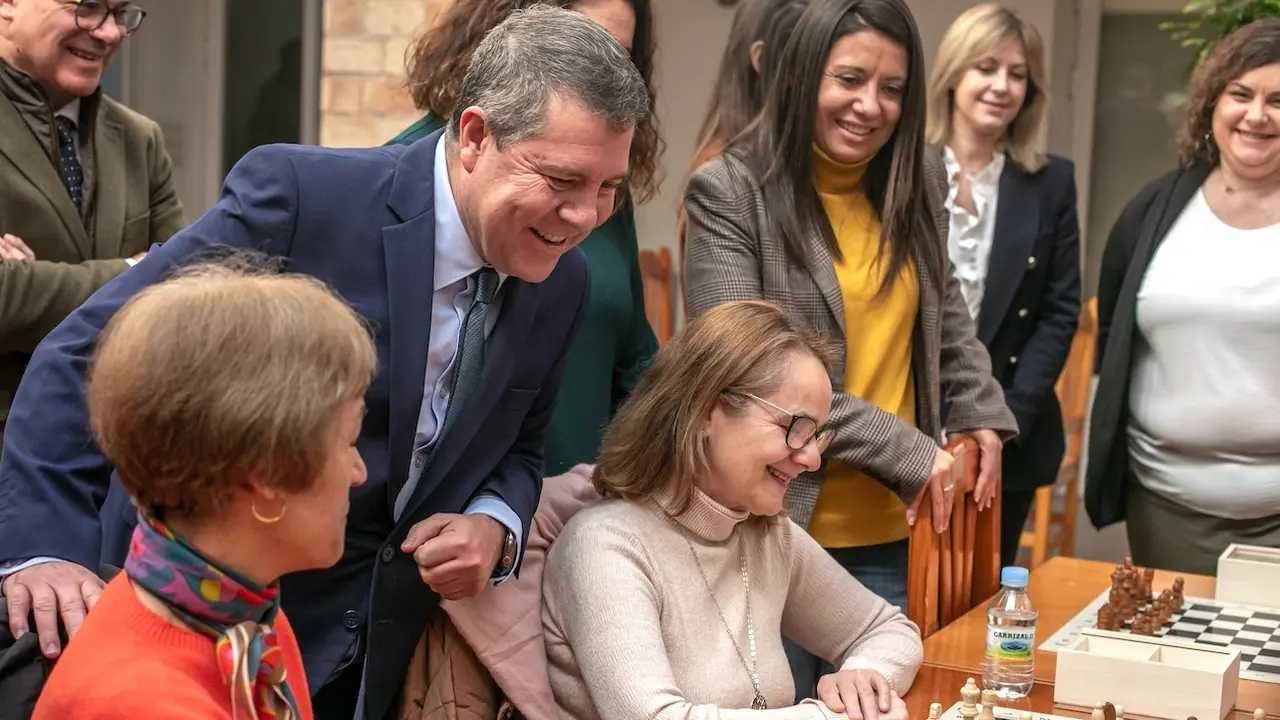 El presidente de Castilla-La Mancha, Emiliano García-Page, ha inaugurado en Alcázar de San Juan (Ciudad Real), la remodelación del centro de mayores
