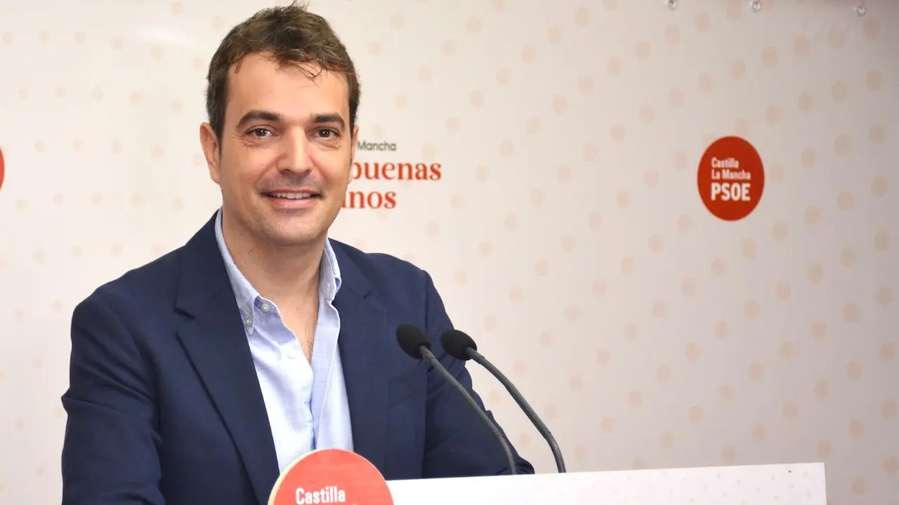 El viceportavoz del Grupo Municipal Socialista en el Ayuntamiento de Toledo, Pablo García, en una imagen de archivo en rueda de prensa