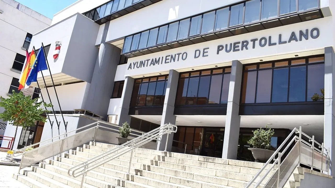 En la imagen de archivo el Ayuntamiento de Puertollano (Ciudad Real)