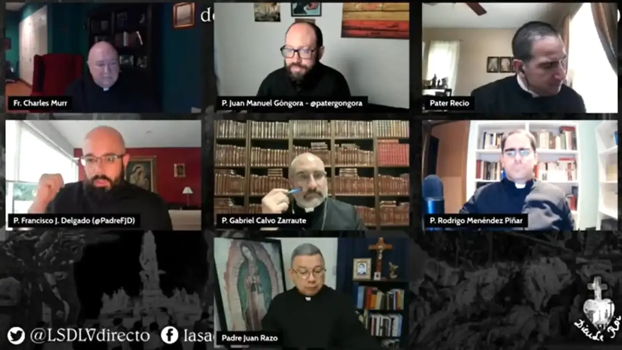 Polémica por unos sacerdotes que rezan para que el Papa "pueda ir al cielo cuanto antes"