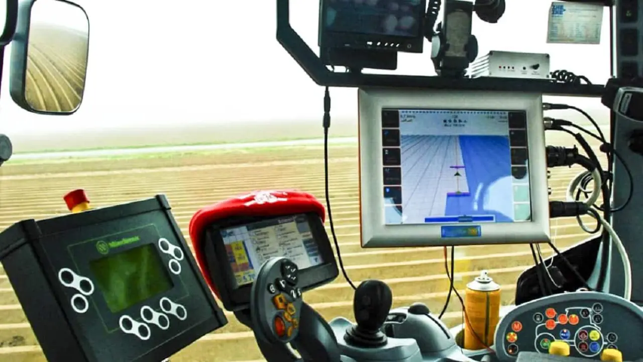 Una docena de GPS de tractores, robados en naves agrícolas de Guadalajara