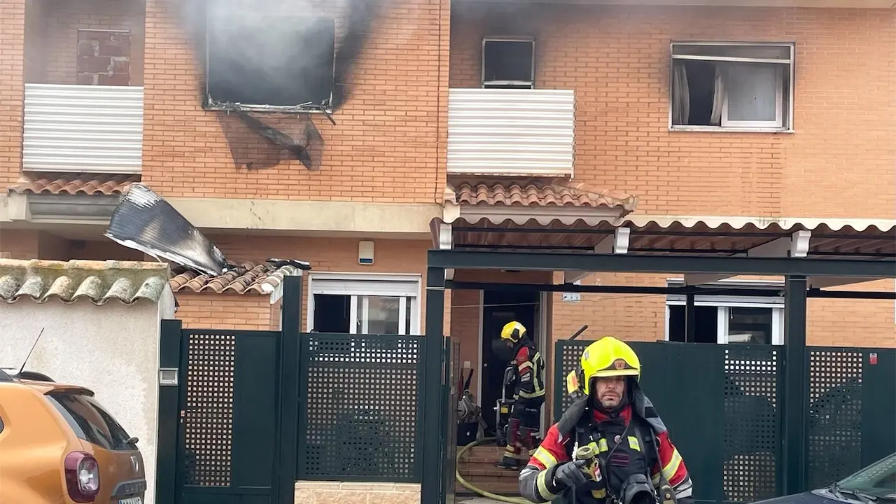 Una mujer de 48 años, afectada por inhalación de humo en un incendio en Chueca (Toledo)