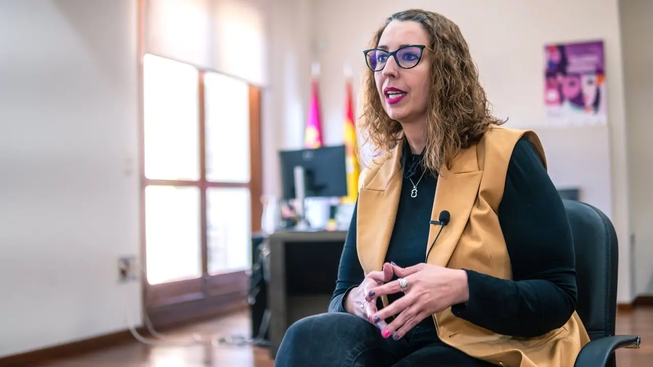La consejera de Igualdad de Castilla-La Mancha, Sara Simón, en un momento de la entrevista con Europa Press