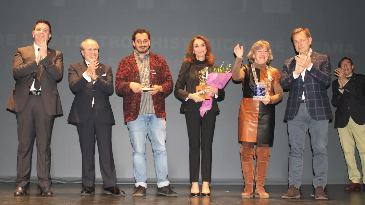 Ana Belén, emocionada y "abrumada", recoge el XXV Premio Pepe Isbert de teatro
