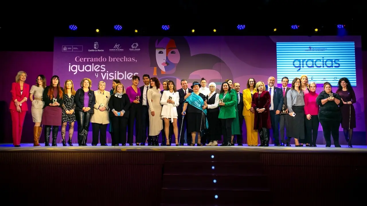El presidente de Castilla-La Mancha, Emiliano García-Page, ha presidido el acto institucional con motivo del Día Internacional de las Mujeres celebrado en Quintanar del Rey (Cuenca)