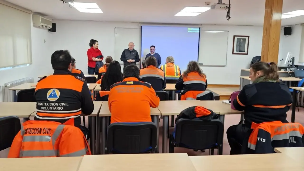 Voluntarios de Protección Civil se forman en logística sanitaria en emergencias