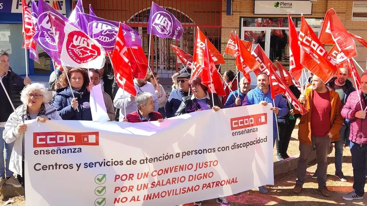 Concentraciones en toda Castilla-La Mancha piden dignificar el salario de los empleados de la dependencia