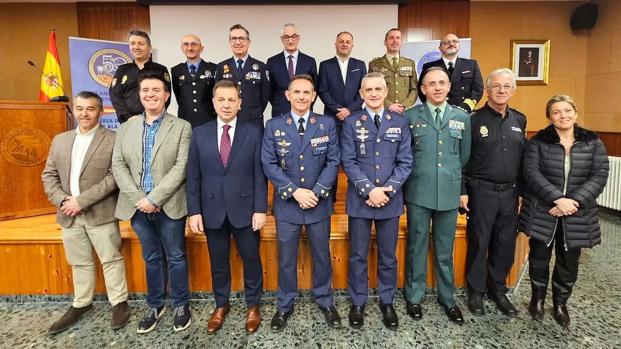 La Base Aérea de Los Llanos se abre a la población para celebrar su medio siglo