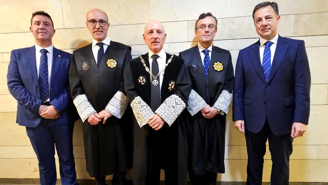 Acto de homenaje con motivo de la concesión de la Cruz Distinguida de Primera Clase de la Orden de San Raimundo de Peñafort al presidente de la Audiencia Provincial, César Monsalve, y al magistrado José Ramón Solís