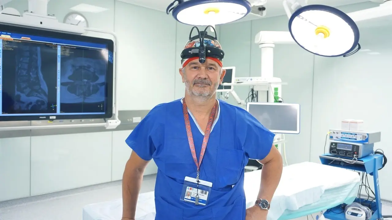 El jefe de la Unidad de Columna del Hospital Quirónsalud de Ciudad Real, director del Instituto Avanzado de Columna (IAC) y presidente de la Sociedad Española de Columna (GEER), Luis Álvarez Galovich