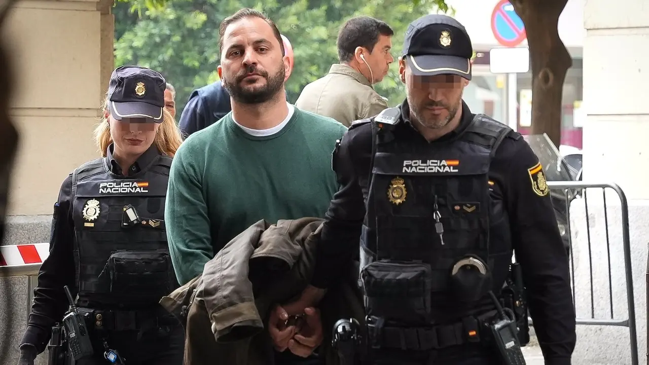 Antonio Tejado llega los Juzgados de Sevilla para declarar como investigado en el robo del chalé de su tía, la cantante María del Monte - EP/María José López