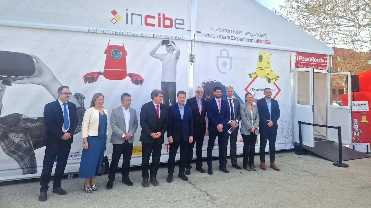 El ministro para la Transformación Digital y de la Función Pública, José Luis Escrivá, ha visitado en Albacete dos actividades del Instituto Nacional de Ciberseguridad de España (INCIBE)